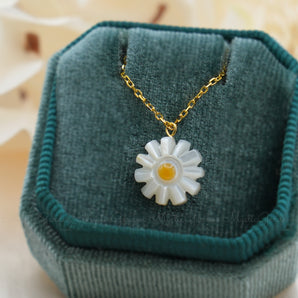 Carved Daisy Flower Charm Pendant